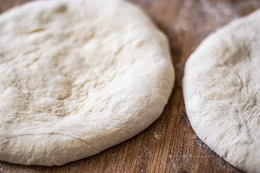 defrost-pizza-dough-in-microwave