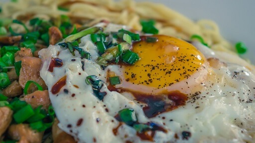 Is-It-Possible-To-Make-Ramen-With-A-Poached-Egg