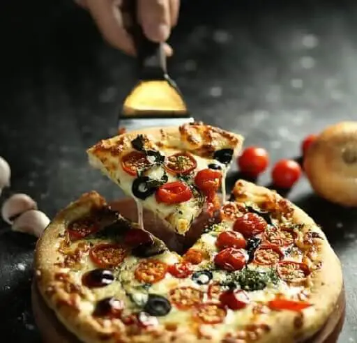 Reheat-Pizza-Hut-Pizza-In-Frying-Pan