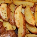 A Detailed Guide On How To Reheat Potato Wedges!