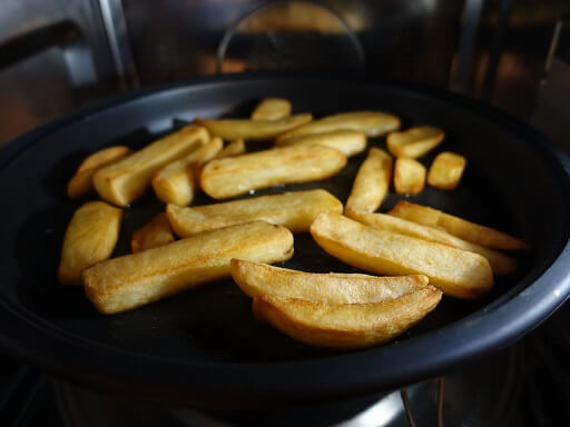 reheat-potato-wedges-in-a-skillet