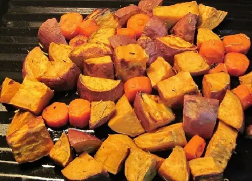 The chopped sweet potatoes can be heated quickly in a microwave - Source: Flickr